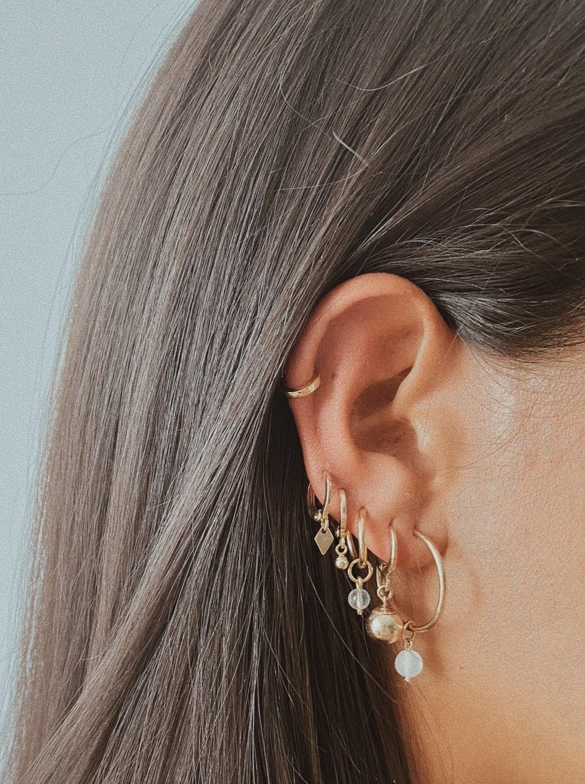 Penélope Baby Huggie Hoops - NUUK