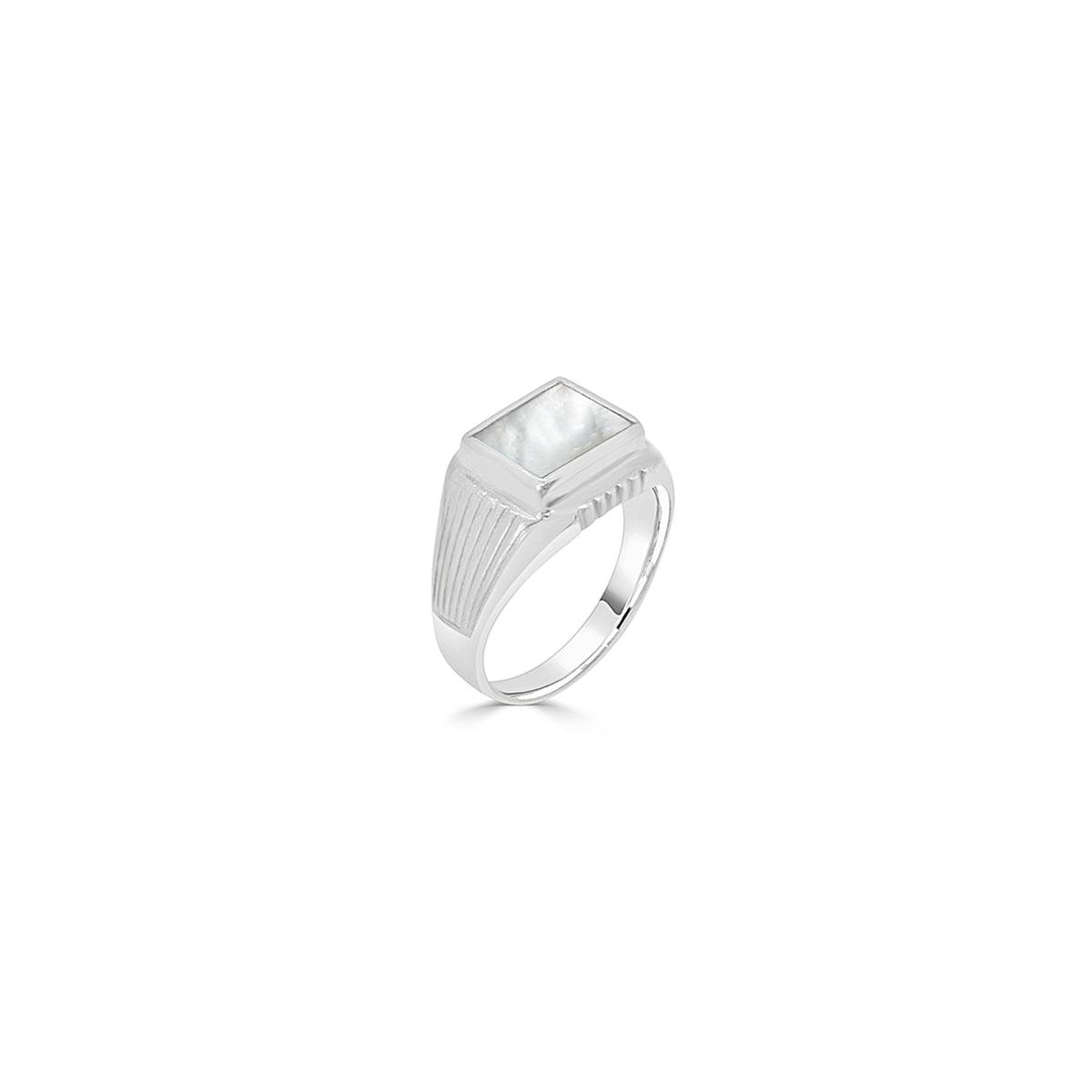 Zoe Signet Ring - NUUK